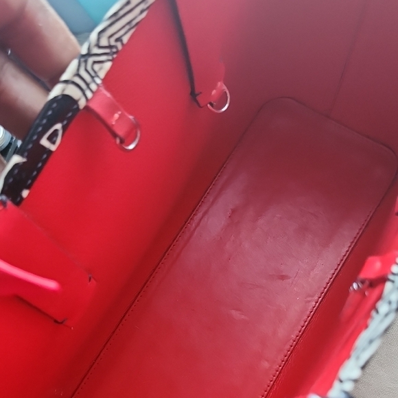 Christian Louboutin Graffiti Cabata  Tote W/ Dustbag - Picture 13 of 16